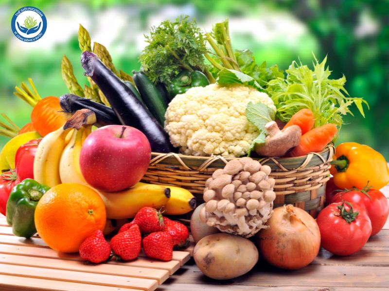 Rau củ và trái cây cung cấp các loại vitamin, khoáng chất và chất chống oxy hóa