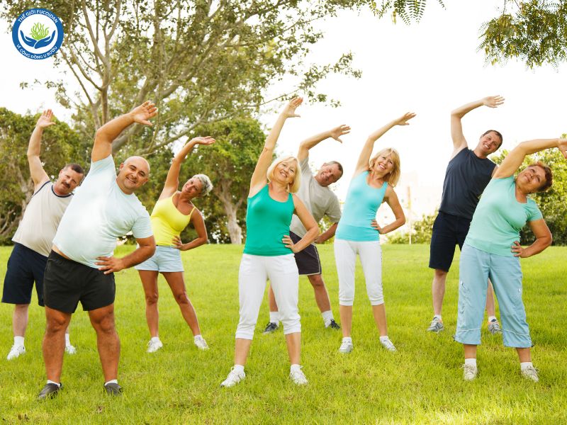 Tập thể dục hàng ngày để nâng cao sức khỏe tổng quát và sức khỏe dạ dày.